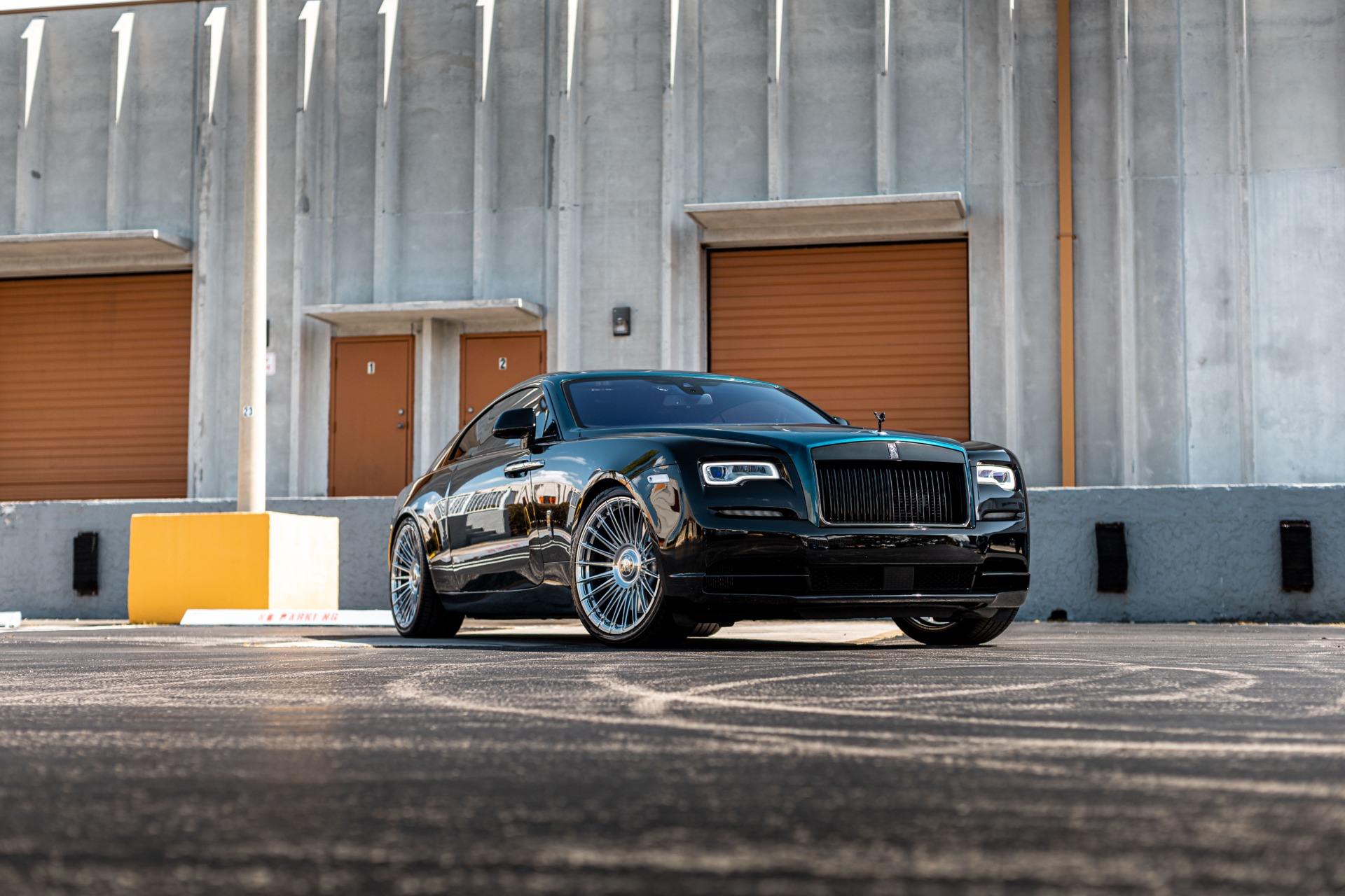 rolls royce wraith on 24s