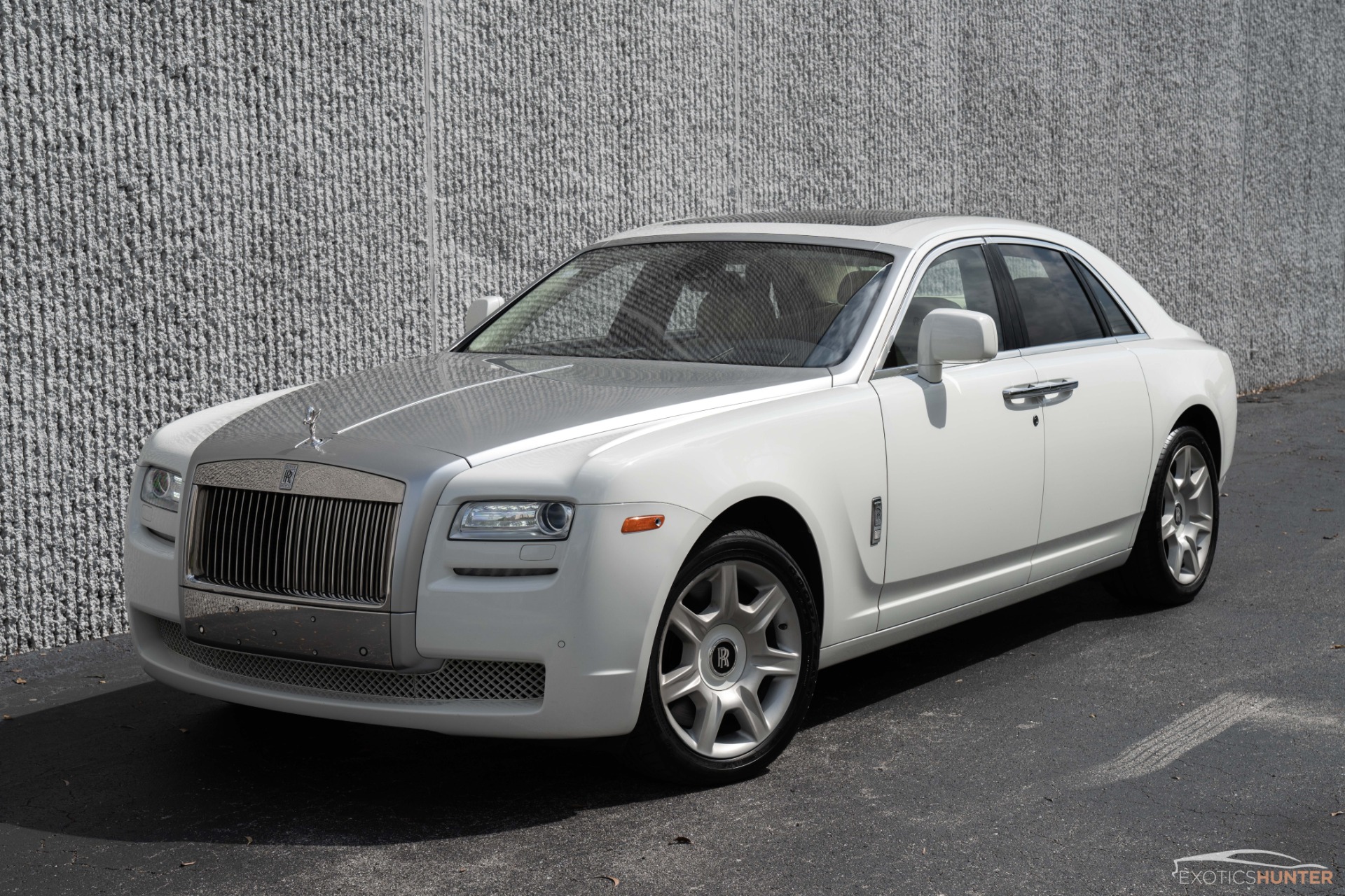 $800,000! 2023 Rolls-Royce Phantom Series II Review 
