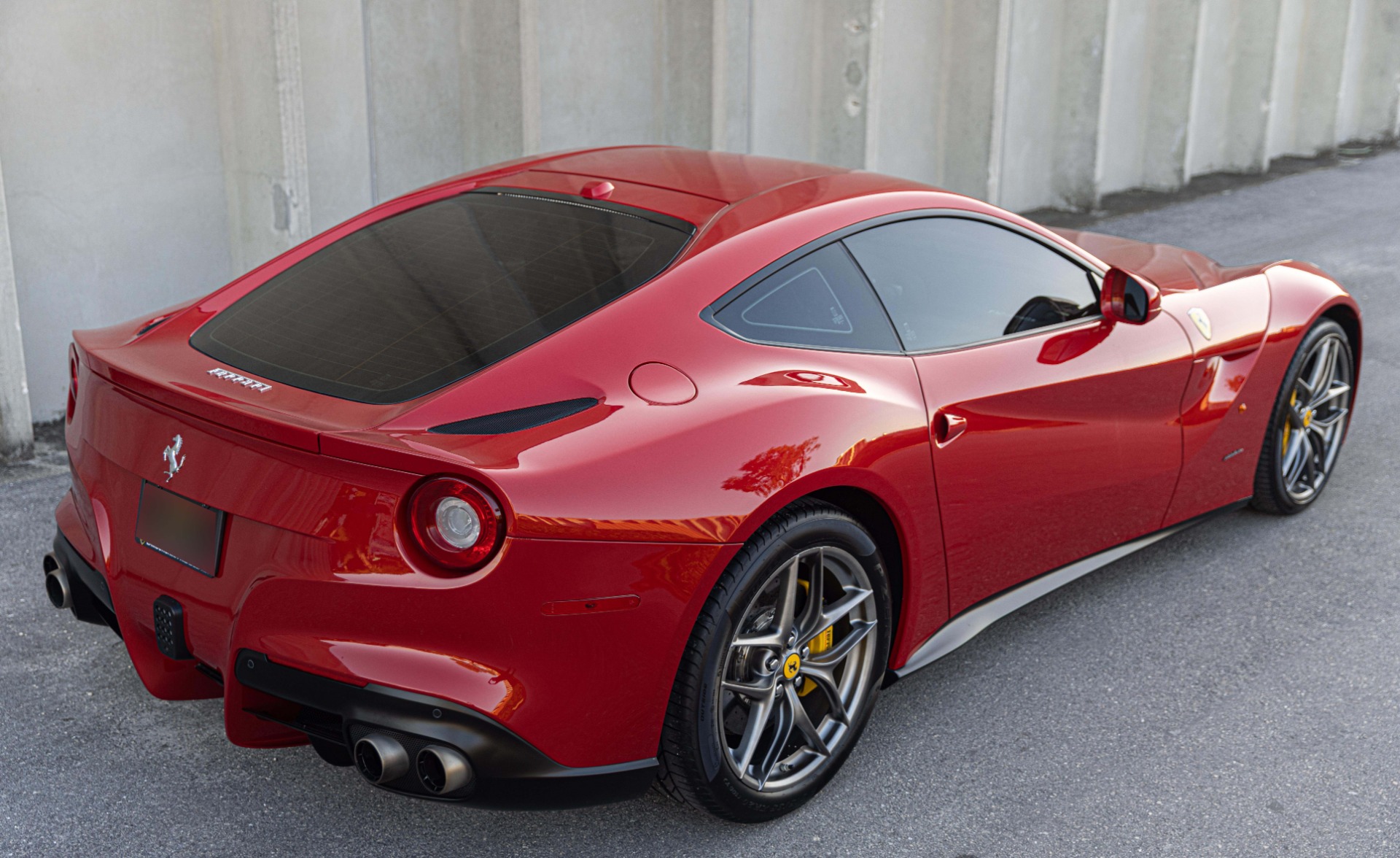 2014 Ferrari F12 Berlinetta - Rosso Corsa - Walkaround & Interior