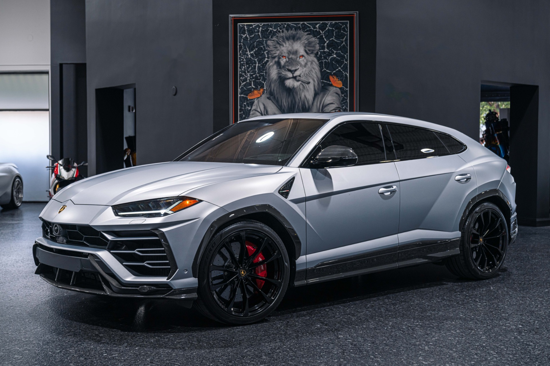 Used 2022 Lamborghini Urus Massive $320K Sticker with Every Carbon ...